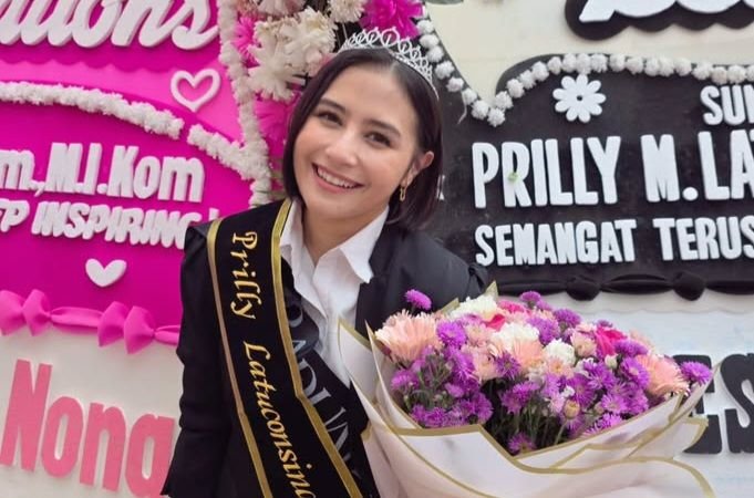 Lulus S2 dengan Predikat Summa Cum Laude, Prilly Latuconsina: Akhirnya