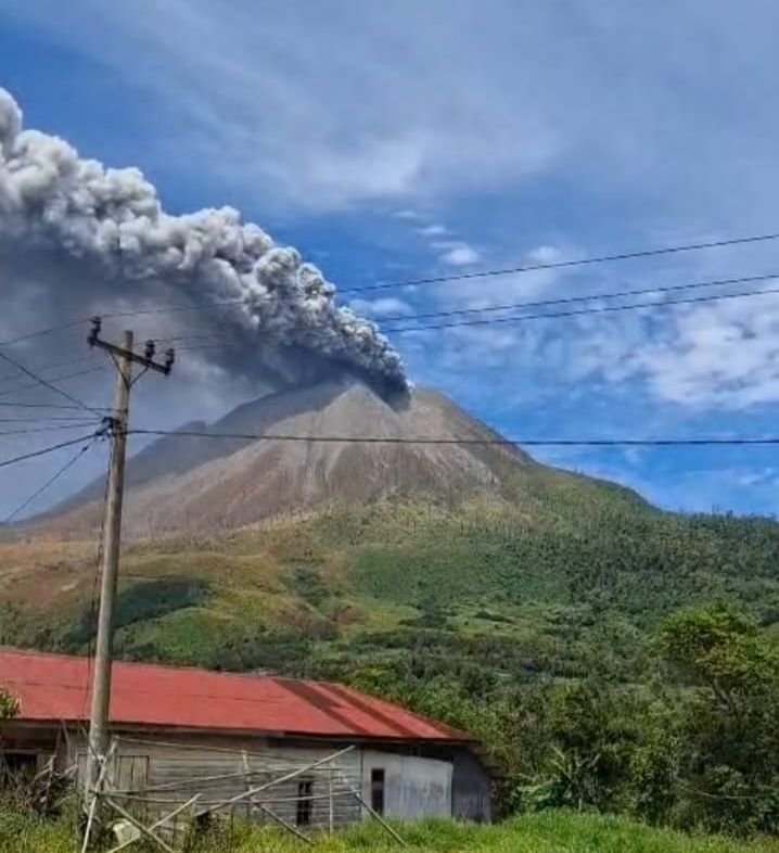 Erupsi Sinabung, Frans Dante dan Salmon Sagala Imbau Masyarakat  Kabupaten Karo Tetap Waspada