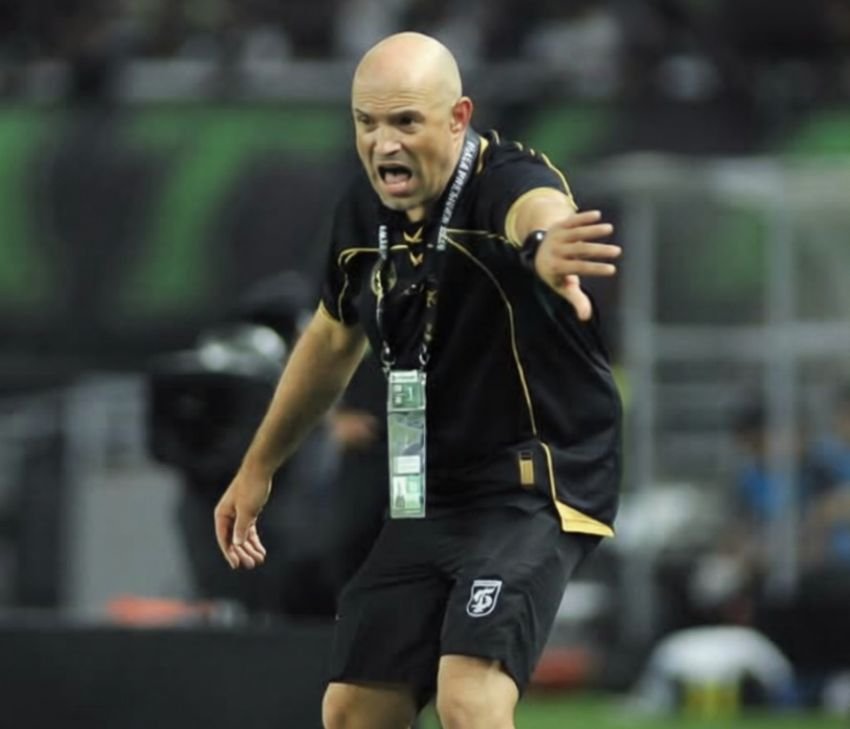 Bernardo Tavares Terharu Antar Persebaya Juara Piala Presiden 2026: Penantian 22 Tahun
