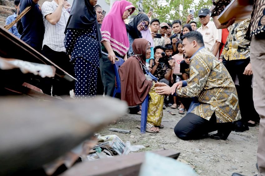 Bobby Akan Bangun Kembali Rumah Korban Puting Beliung di Medan Johor