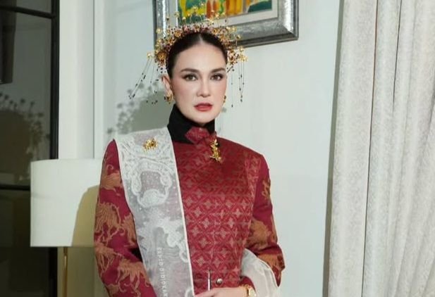 Hadiri HUT RI di Istana, Luna Maya: Pejabat Nakal Bertobatlah