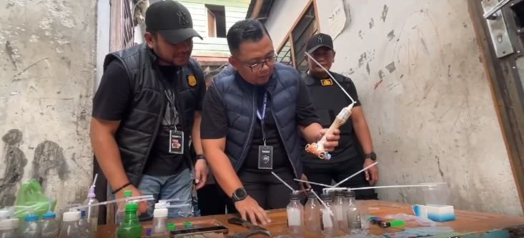 Pengedar Lompat ke Sungai, Polisi Ringkus 9 Pelaku Narkoba