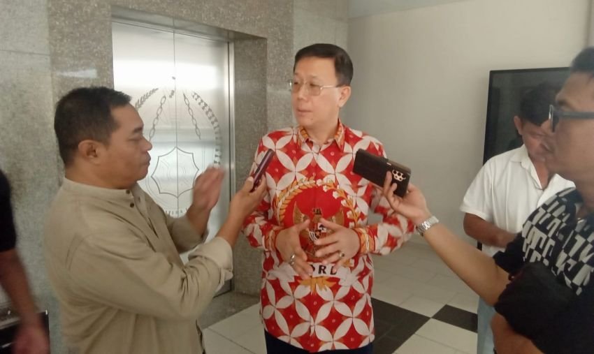Kondisi Babak Belur, Hasyim Desak Pemprovsu Perbaiki Jalan Provinsi di Marelan Raya