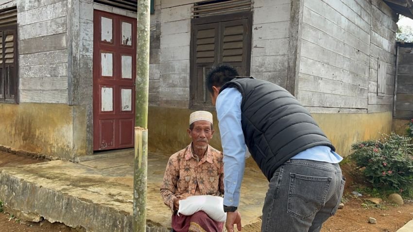 Berbagi Kepada Sesama, Begini Aksi Jajaran Satresnarkoba Polres Tapsel