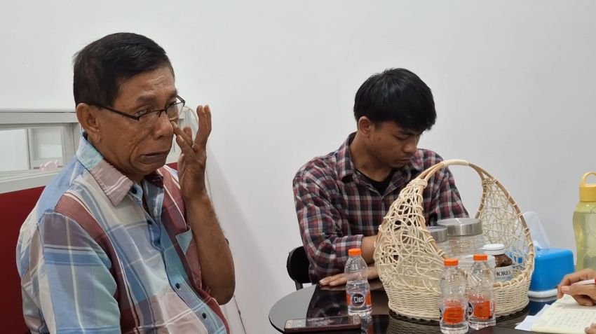 Tangis Ayah di Rumah Aspirasi Sofyan Tan, Data Desil Tinggi Ancam Mimpi Anak Kuliah