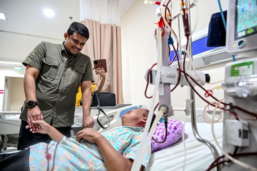 Bobby Bantu Akomodasi Pasien Leukemia dan Kanker Tiroid Saat Tinjau RSUD Thomsen, Gunung Sitoli
