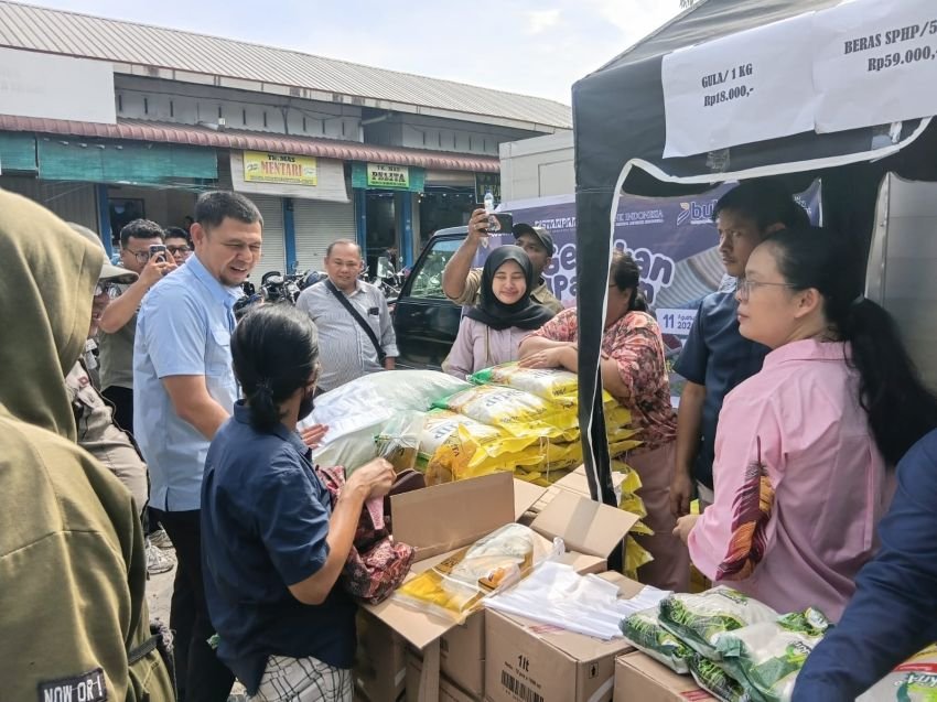 Distanpang Sumut Gelar Gerakan Pangan Murah di Pasar Sei Sikambing Medan
