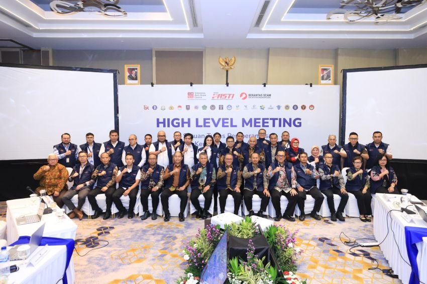 Perkuat Kinerja dan Implementasi UU P2SK, OJK Lantik Pejabat Baru Setingkat Deputi Komisioner