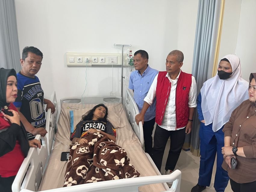 Kunjungi Korban Dugaan Keracunan MBG, Sutarto Minta Investigasi Menyeluruh