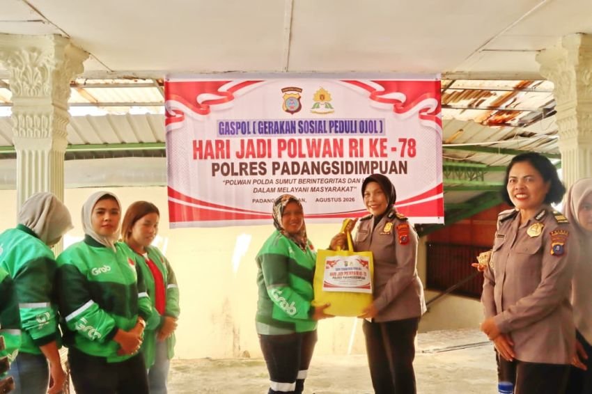 Gerakan Gaspol Polres Padangsidimpuan Sasar Bantuan ke Ojol Perempuan dan Panti Jompo