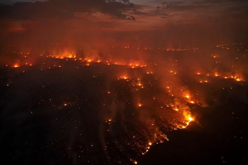 Karhutla Kalimantan Mengganas, Ribuan Titik Panas Terdeteksi