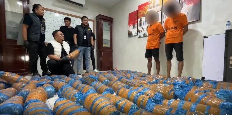 Kejar-kejaran di Medan, Polisi Tabrak Mobil Pembawa Ganja