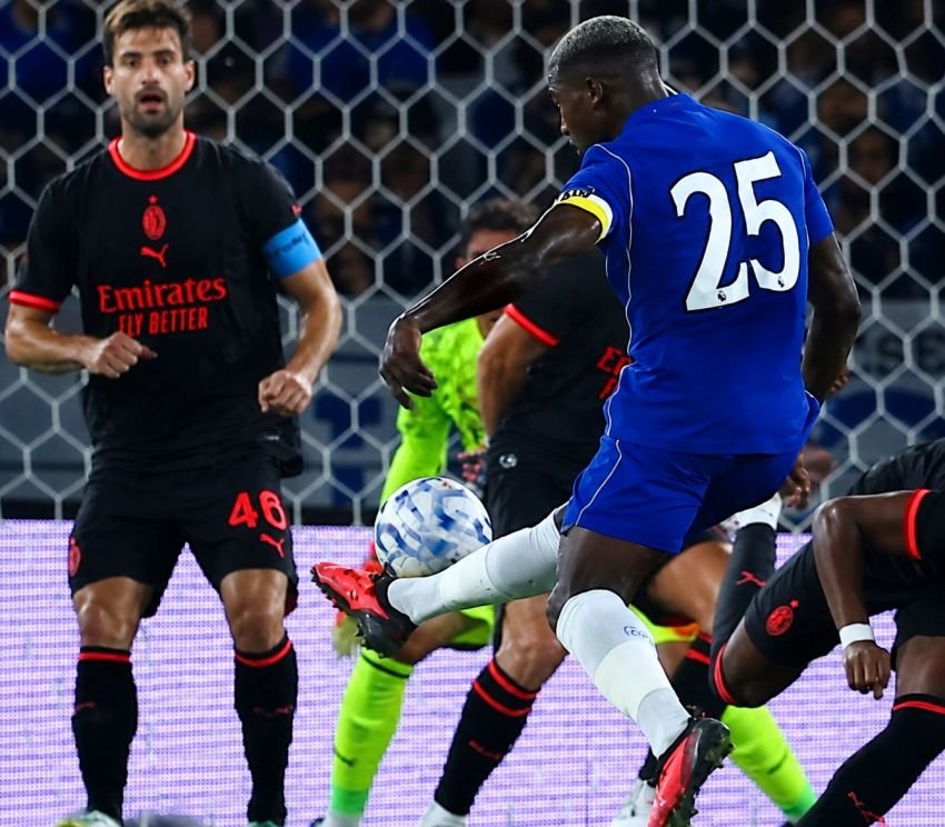 Chelsea Tampil Perkasa, Gol Caicedo dan Brace Joao Pdro Gilas AC Milan 3-0 di GBK