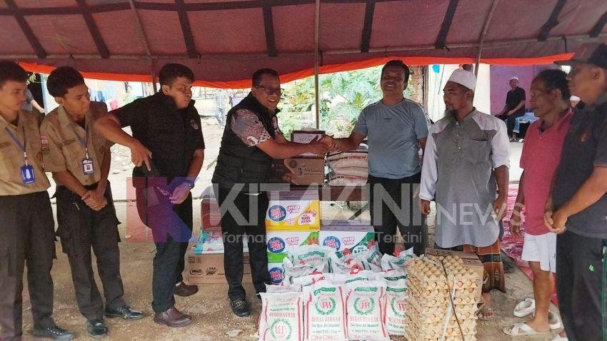 Satres Narkoba Polres Sidimpuan Berikan Tali Asih dan Sembako Kepada Korban Kebakaran