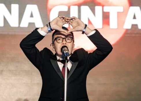 Ari Lasso Bersyukur Tetap Selamat, Pesawat yang Ditumpanginya Mendarat dengan Ban Pecah