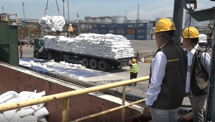 Beras Sebanyak 4.434 Ton dari Jatim Tiba di Medan untuk Bantuan Pangan dan Stabilitas Pasokan
