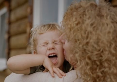 Jangan Mau Kalah, Ini Cara Hadapi Anak yang Tantrum di Depan Umum: Cobalah!