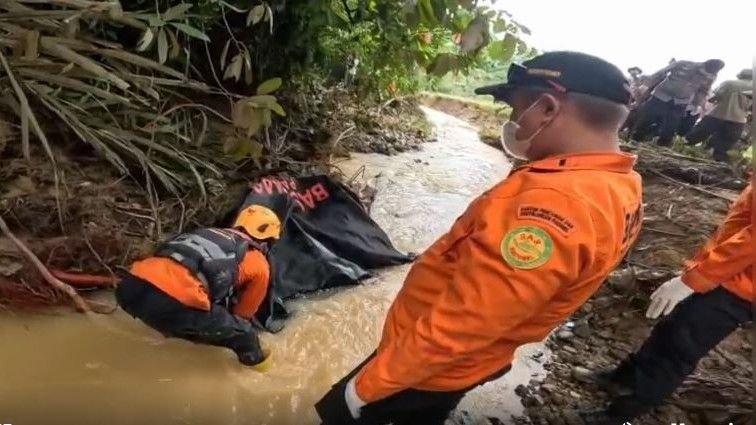 Korban Banjir Bandang yang Hanyut di Sungai Pasaman akhirnya Ditemukan