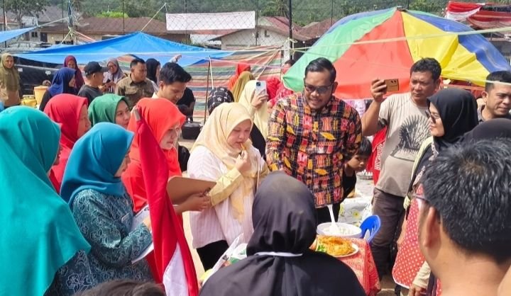 Lomba Kreasi Memasak Bebek Warnai Perayaan HUT RI Ke-81 di Kelurahan Losungbatu