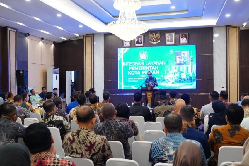 Rico Waas Dorong Integrasi Layanan Publik Melalui WhatApp