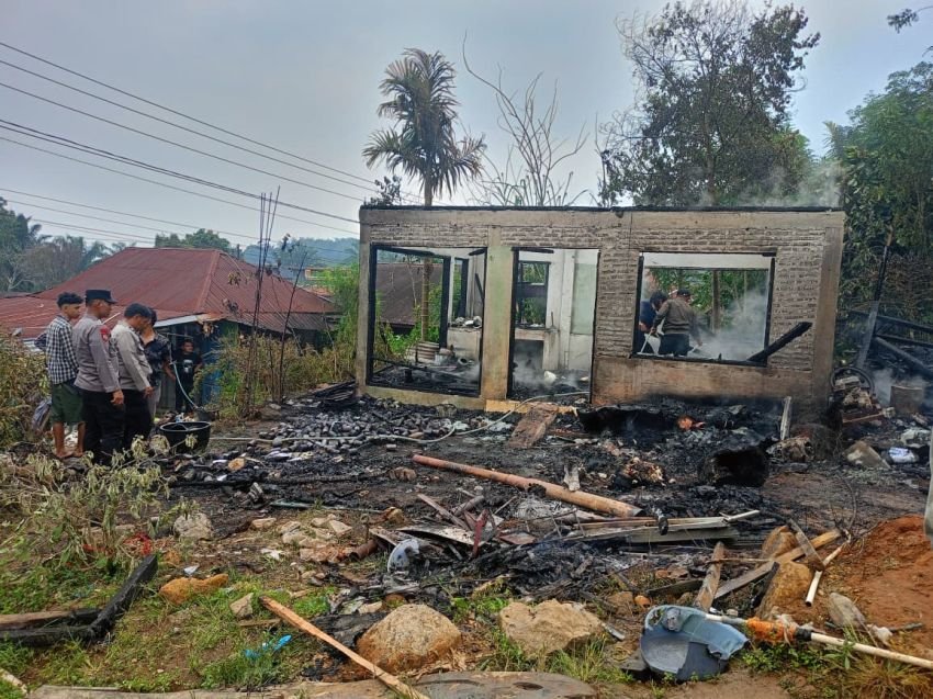 Satu Unit Rumah di Situmba Gunung Tua Terbakar