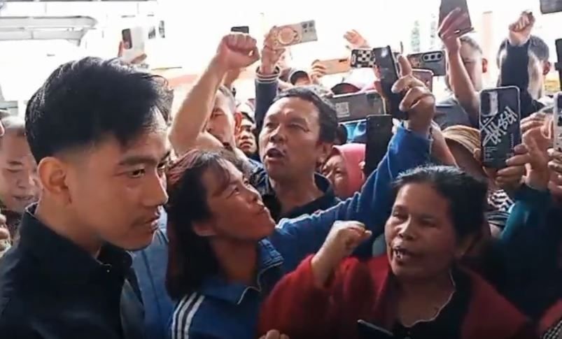 Tinjau Korban Keracunan MBG ke Rumah Sakit, Gibran Minta Maaf ke Pihak Keluarga