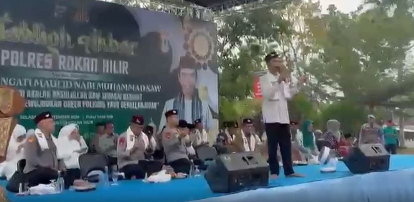 Polres Rokan Hilir Gelar Tabligh Akbar, UAS Ajak Umat Cintai Alam