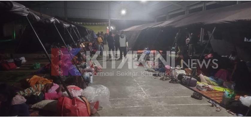 650 Warga Kuta Tengah, Karo Mengungsi di Jambur Sukatepu