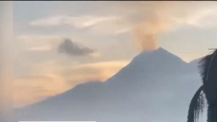 Gunung Api Lewotolok NTT Kembali Erupsi, Abu Letusan Setinggi 7.000 KDPL