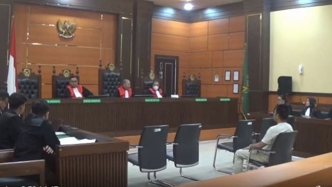 Sidang Pemilik Jasa Telekomunikasi Tanpa Izin, Penahanan Yogi Ditangguhkan Majelis Hakim PN Padang
