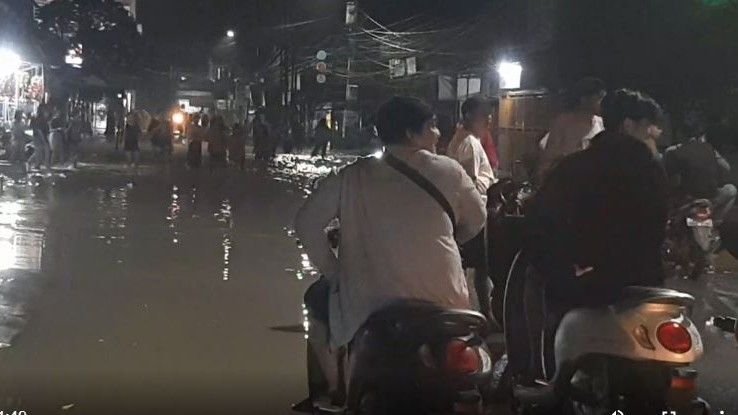Sungai Belawan Meluap ke Jalan, Kendaraan Tak Bisa Melintas