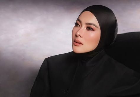 Rilis Lagu Kau Yang Utama, Syahrini Gandeng Andi Rianto dan Dewi Lestari