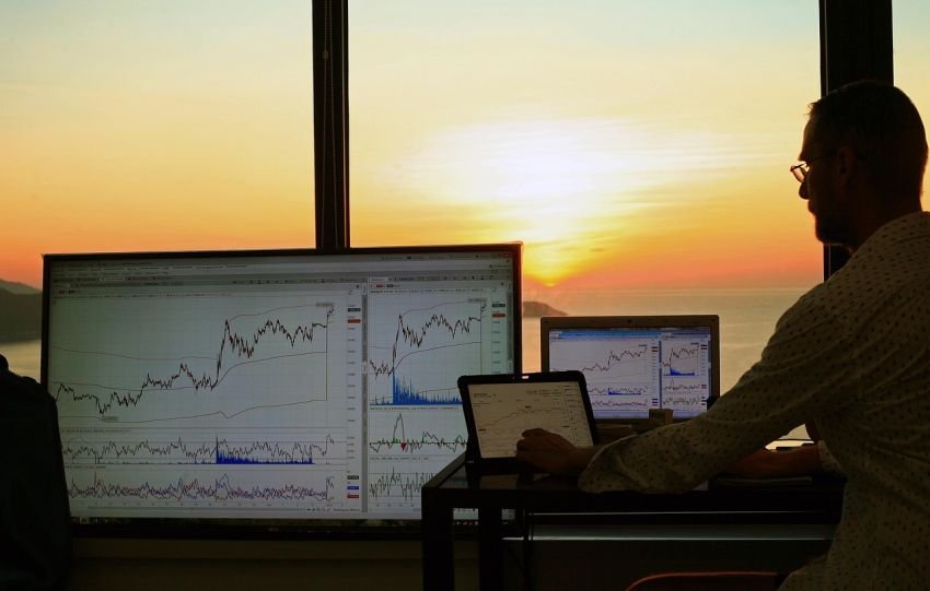 Perang AS-Iran Memanas, IHSG Anjlok ke Level 6.031 dan Rupiah Terdampak di Rp17.895 per Dolar AS