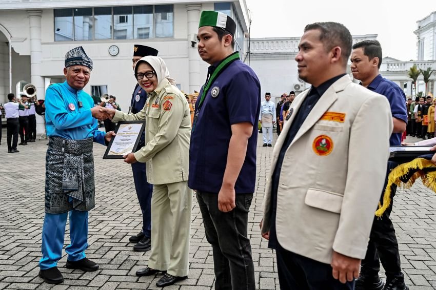 Sumpah Pemuda, Wagubsu Serahkan Penghargaan Kepada 7 OKP