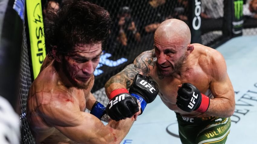 Volkanovski Hancurkan Rekor Sempurna Evloev! Tak Berkutik, KO di Ronde Kedua UFC 333