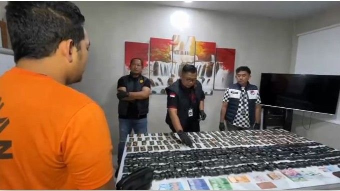 Satresnarkoba Polrestabes Medan Ringkus Kurir 450 Pcs Pod Getar Asal Malaysia