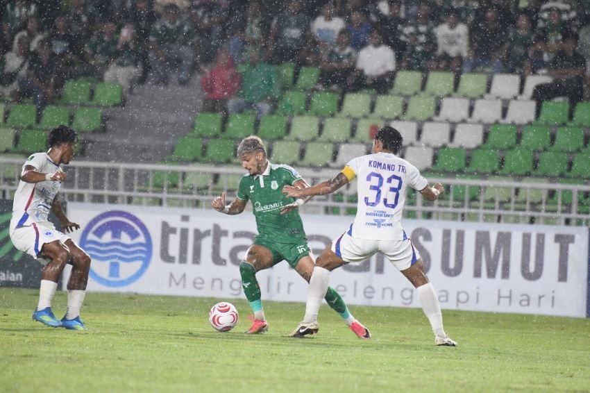PSMS Medan Menang Dramatis 2-1 atas PSIS, Eko Purdjianto Soroti Kartu Merah