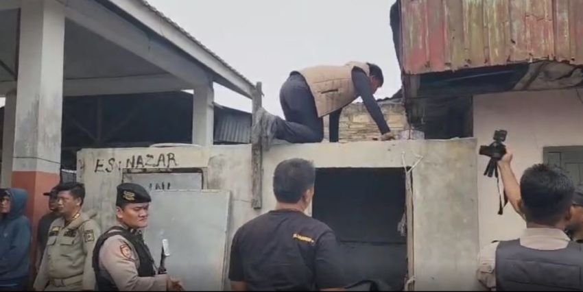 Polisi Gerebek Kampung Nelayan Batubara, 3 Pria Diamankan