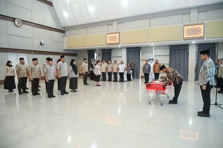Lantik 15 Pejabat Bapenda, Timur Tumanggor Tekankan Optimalisasi PAD