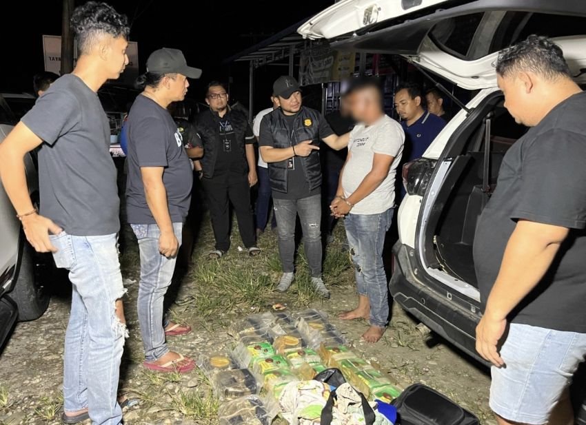 Dramatis! Polisi Tabrak Mobil Kurir Narkoba di Langkat, 24 Kg Sabu Ditemukan dalam Jok dan Dasbor