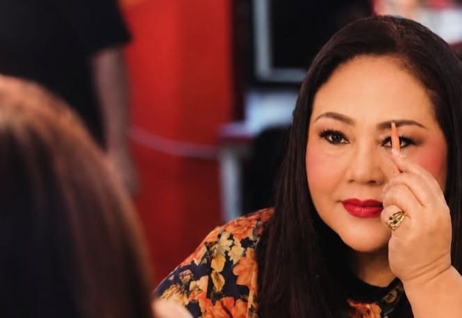 Bisnis Kuliner Kena Teror Mistis, Nunung Pilih Berdoa daripada ke Dukun